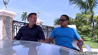 Papà gay succhia il bbc di Castro Supreme e lo accoglie nel suo culo