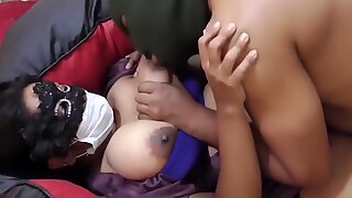 Femei cu sânii mari big doamnă sucks Mele pula at night